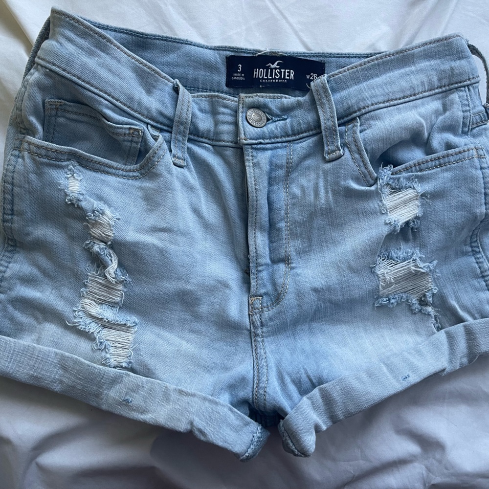 EVERYTHING MUST GO‼️‼️HOLLISTER HIGH RISE SHORT 3’’‼️‼️‼️SIZE 3 W26‼️‼️‼️